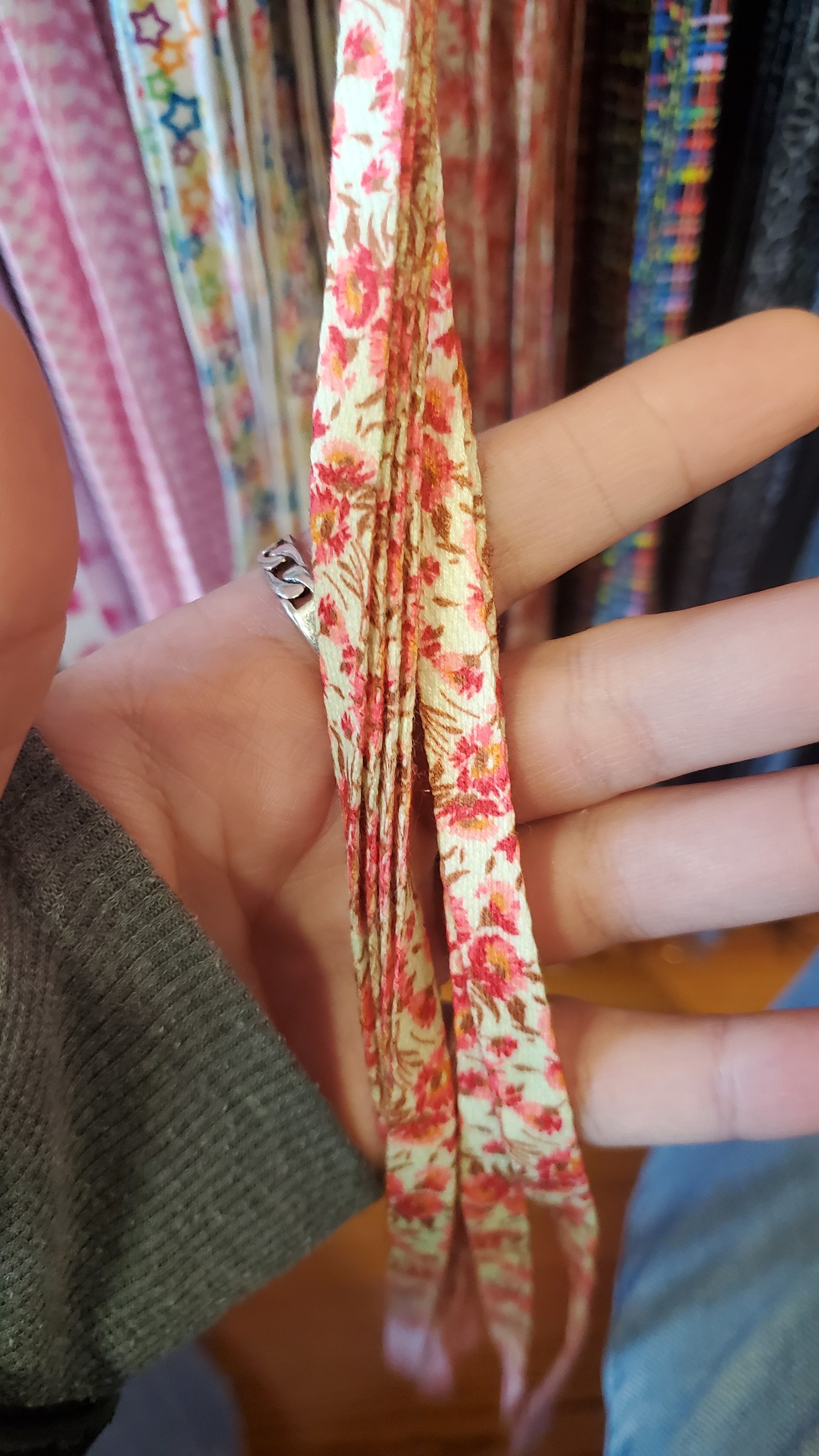 Flat Floral Light Cream