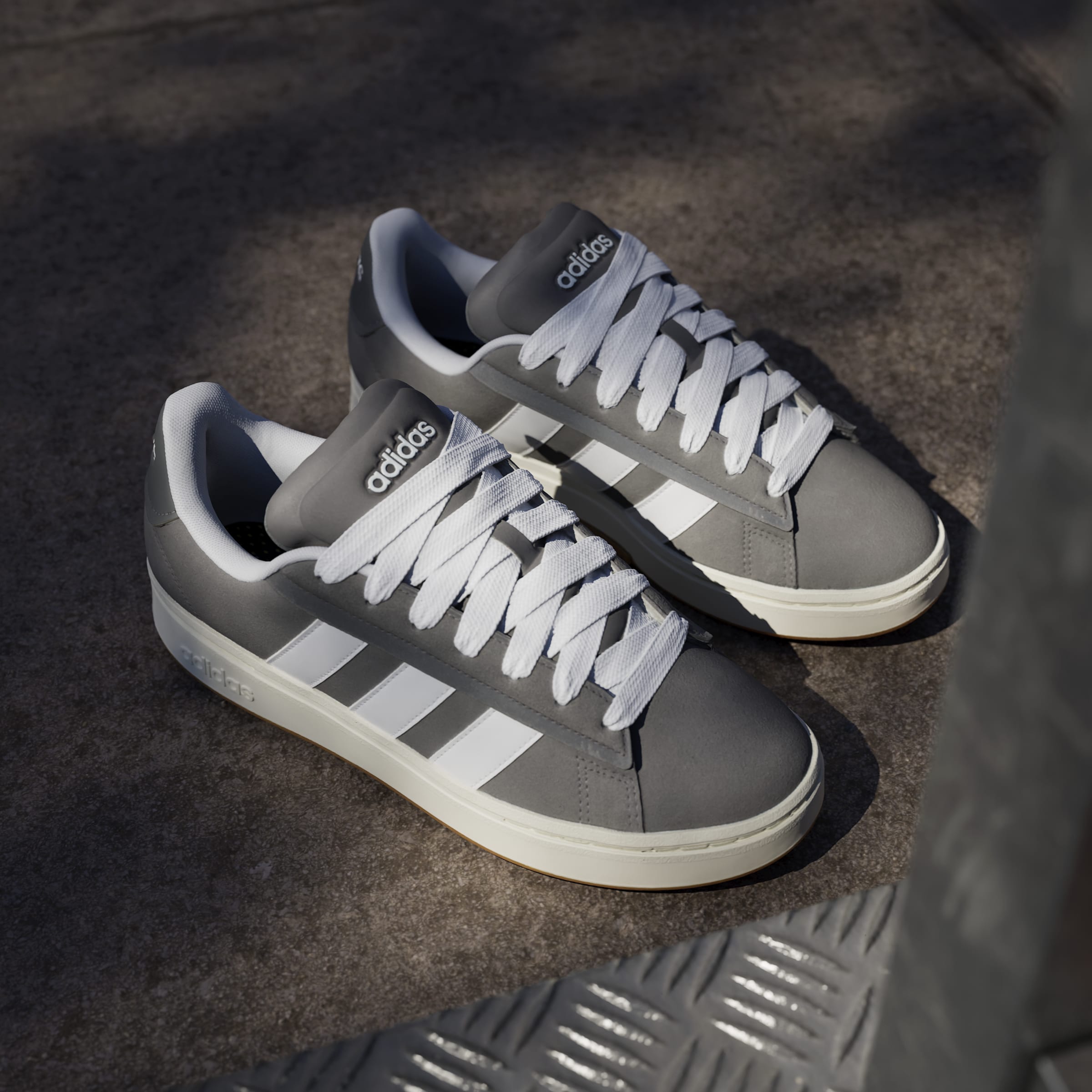 Men's Grand Court Alpha 00s